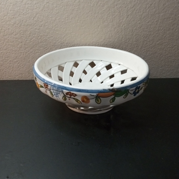 EXQUISITE Nazari Made in Portugal 8" Hand painted Reticulated Lattice Bowl - Picture 1 of 7